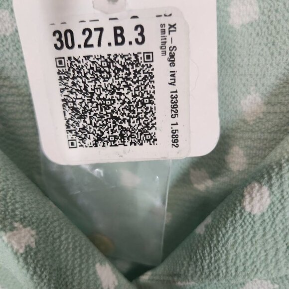 DNA Couture Button Front Tank Blouse in sage green‎ - Size XL - Picture 4 of 7